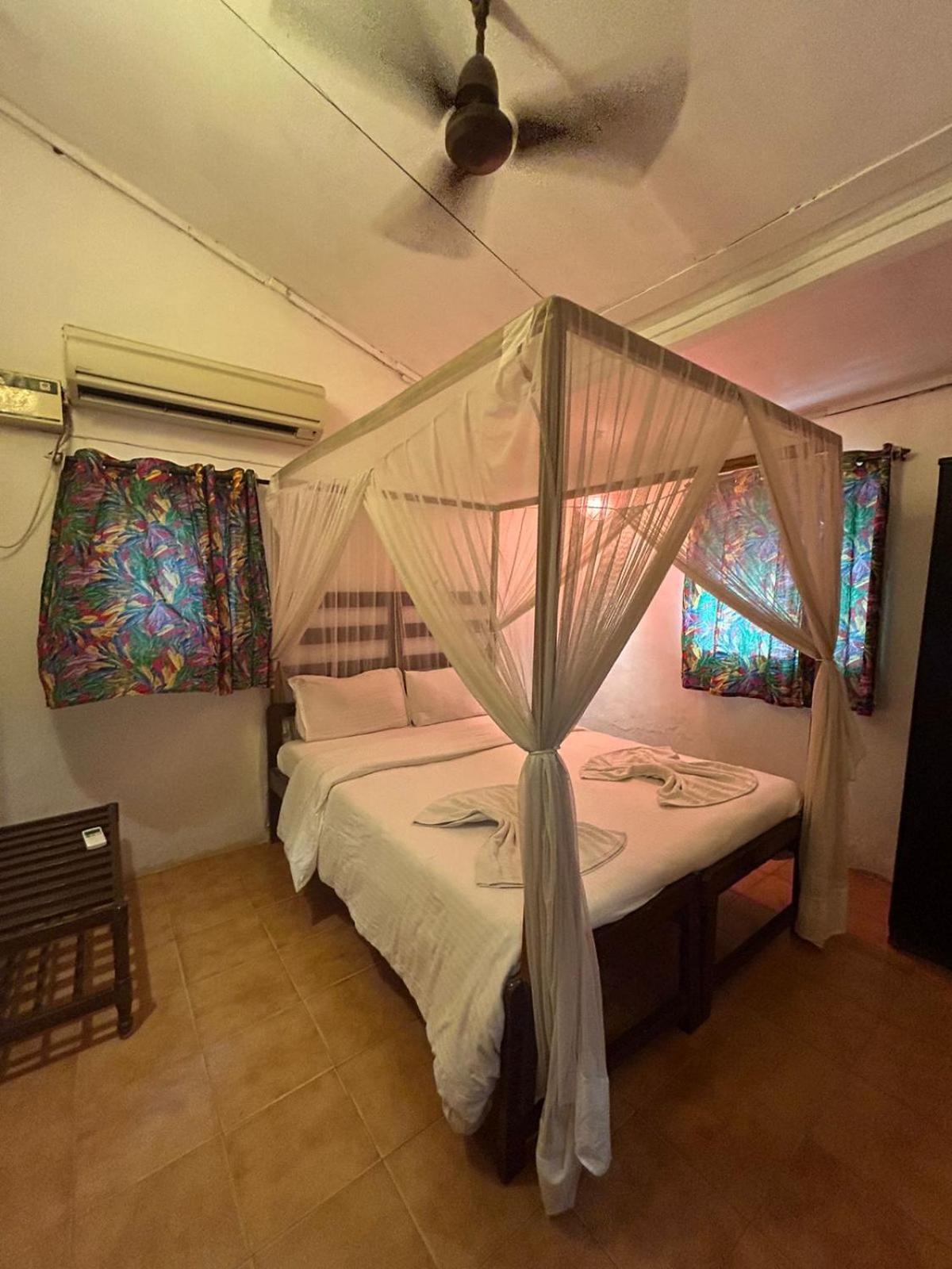 Ocean View Goan Beach House Calangute Esterno foto